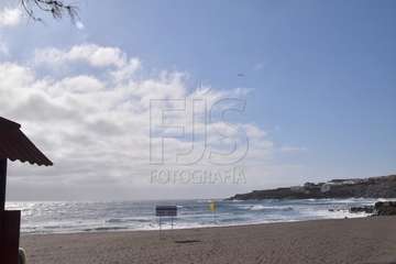 Izado de la bandera azul en Hoya del Pozo (foto TA/Francisco Javier Santana)